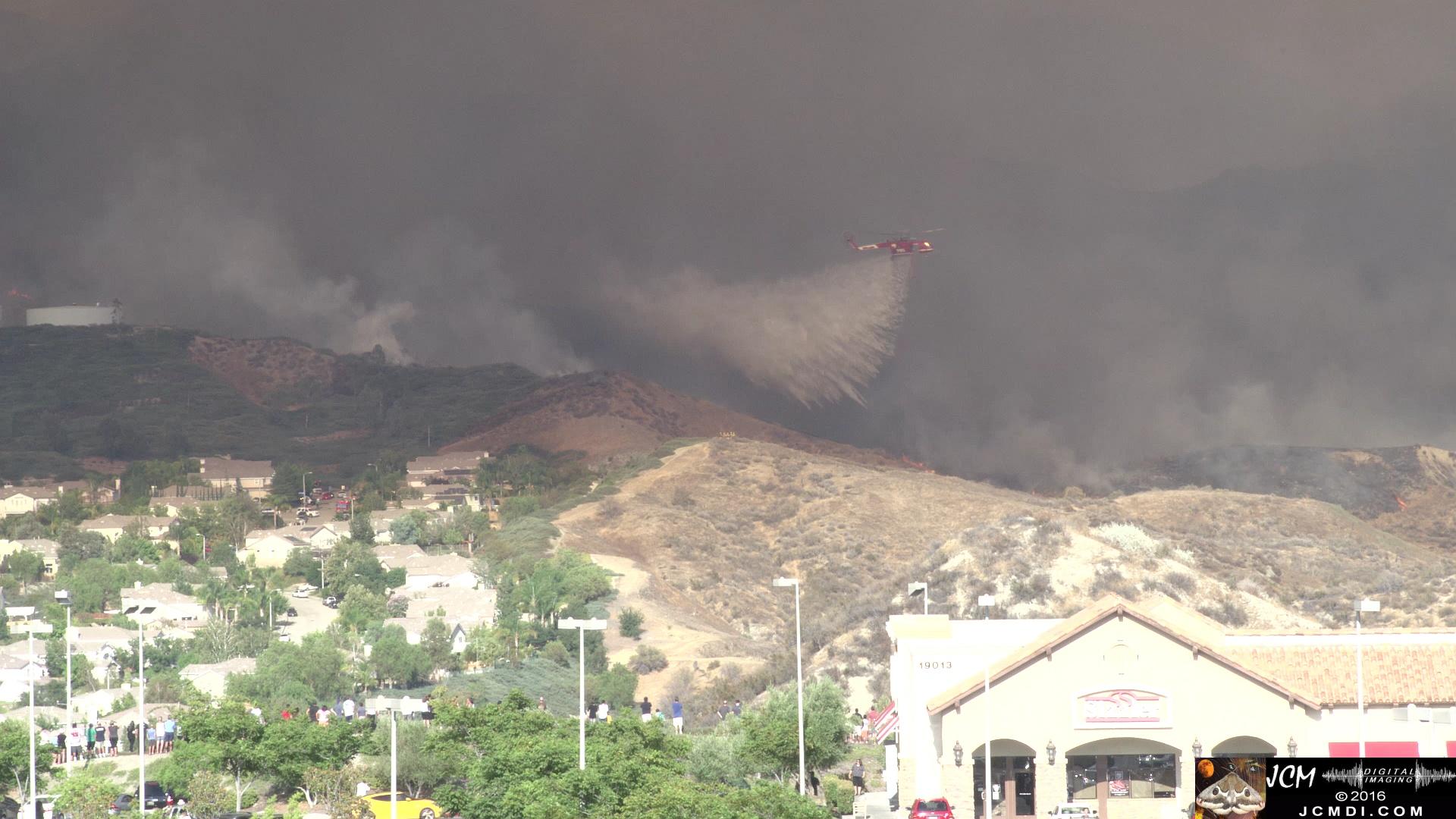 Firefighting Skycrane water drop at Sand Fire, Fair Oaks 7-24-2016 JCMDI.COM